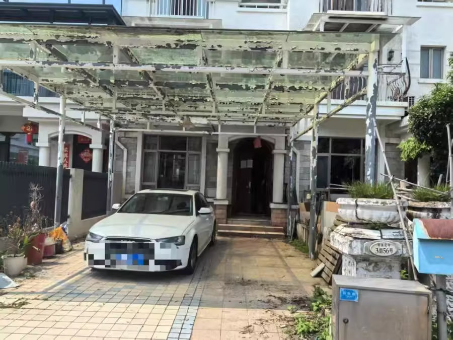 （別墅）長沙碧桂園翠漾花岸三街法拍房38、50、52、56、58、60、62、66號156室及室內(nèi)物品