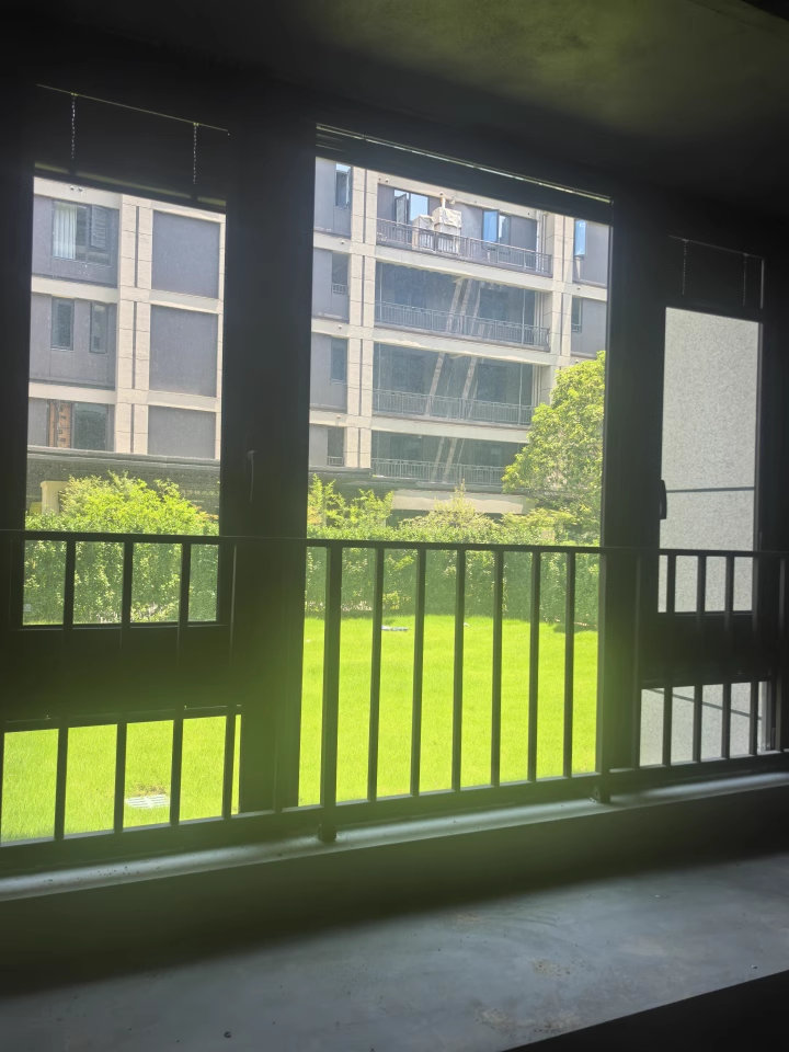 （下疊別墅 大花園）時(shí)代建發(fā)和著小區(qū)14號(hào)樓105室（小區(qū)第一套法拍房）