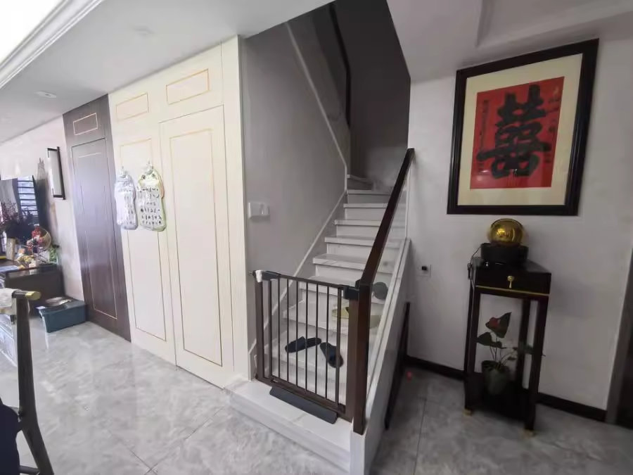 （8.5折 雙學(xué)位）建發(fā)央著法拍房6棟3805室